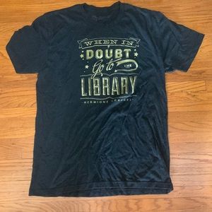 Our Of Print Harry Potter T-Shirt XL in great condition!